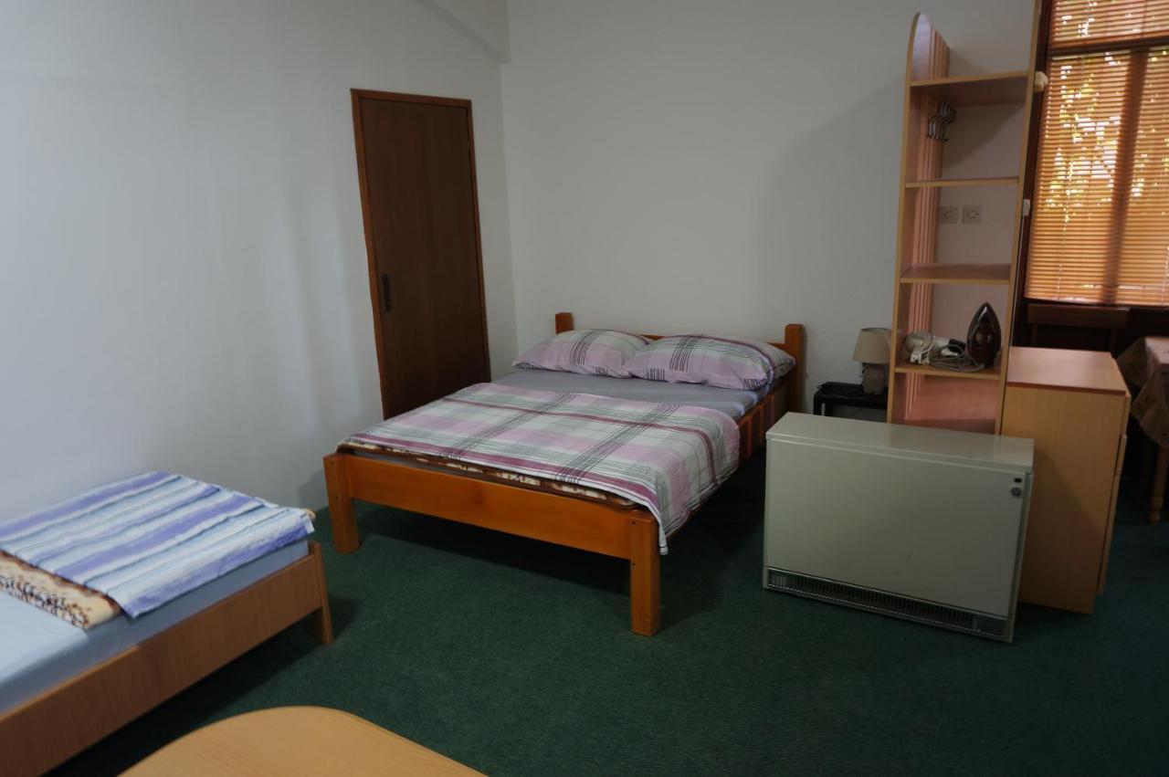 Apartments Bozic เทรบินเย ภายนอก รูปภาพ