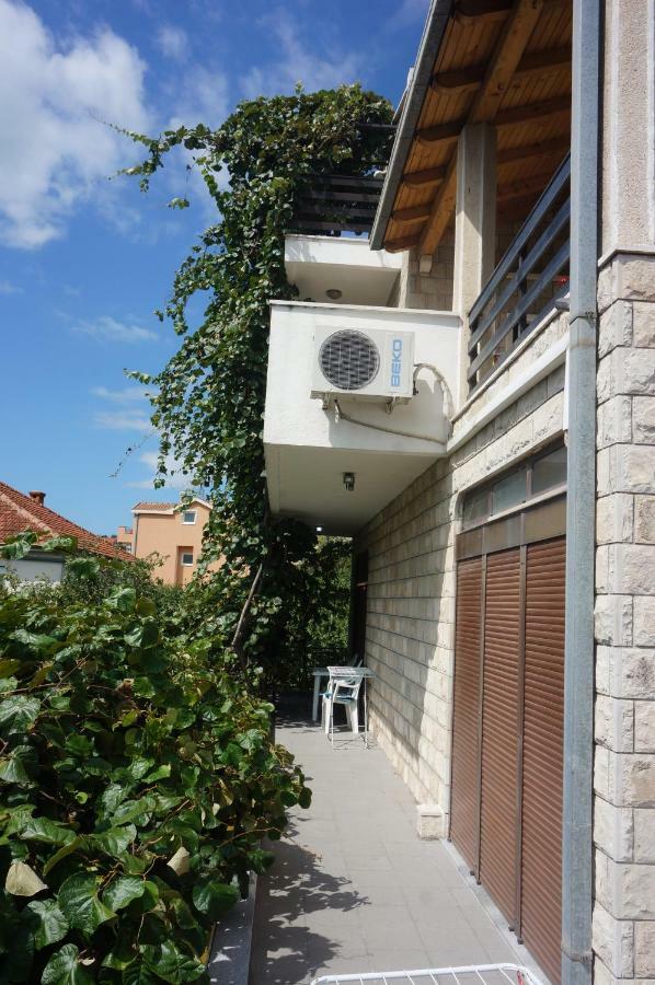 Apartments Bozic เทรบินเย ภายนอก รูปภาพ